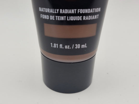 NYX Professional Makeup Born to Glow Radiant Foundation, Iridescent Finish, Buildable Medium Coverage, Vegan Formula